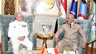 الفريق أحمد خليفة رئيس أركان حرب القوات المسلحة يلتقى رئيس أركان الدفاع الأسبانى