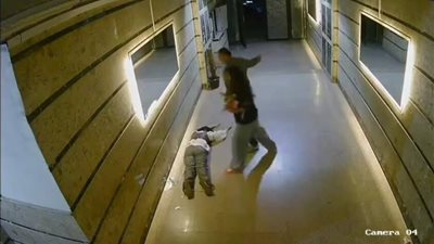 «اعتداء على طفلة صغيرة».. فيديو يهز مواقع التواصل الاجتماعي