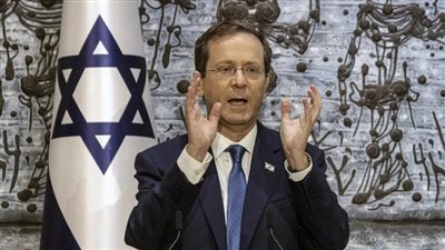 مسؤول إسرائيلي رفيع: إذا كان الرئيس من هواة الإذاعة فلينشئ واحدة في مقر إقامته