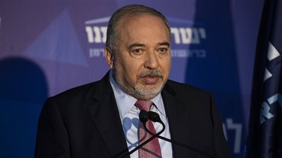 ليبرمان يكشف تأثير الإدارة الأمريكية على إسرائيل ويحذر من انهيارها خلال سنوات