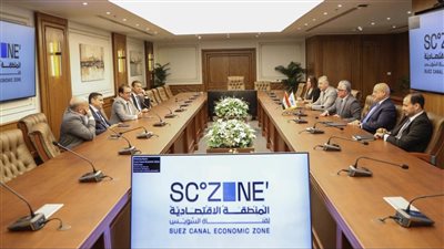 باستثمارات 10 ملايين دولار.. رئيس اقتصادية قناة السويس يشهد توقيع عقد مشروع شركة 