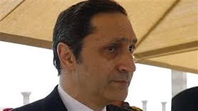 علاء مبارك يدافع عن والدته سوزان ويشعل منصة 