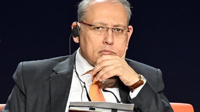 بوتين يقلد نائب وزير الخارجية المصري وسام الصداقة