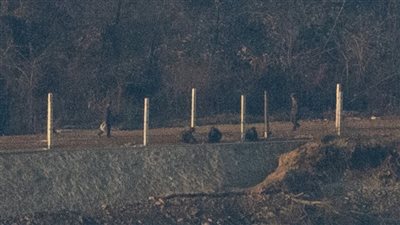 إعلام: جنود كوريون شماليون عبروا خط الحدود العسكرية مع كوريا الجنوبية