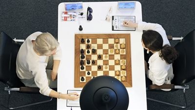 فريق روسيا للسيدات يبلغ نهائي بطولة العالم للشطرنج