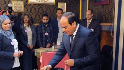 الرئيس السيسي يدلي بصوته في انتخابات مجلس النواب 2025