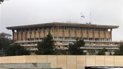 استطلاع إسرائيلي يكشف الاسم الصاعد الجديد في