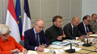 الإليزيه: أمريكا و