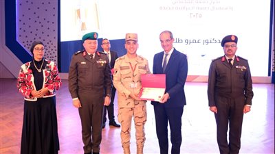 القوات المسلحة بالتعاون مع وزارة الإتصالات وتكنولوجيا المعلومات تحتفل بتخريج الدورة الأولى من برنامج التدريب المكثف (ICC) للمجندين فى مجال التعهيد