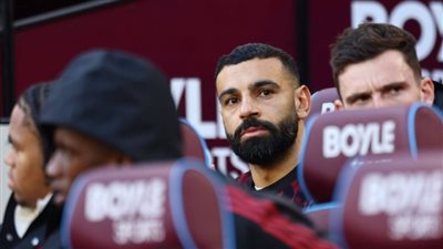 رسائل ساخنة وتلويح بالرحيل.. محمد صلاح ينفجر غضبًا ضد سلوت وإدارة ليفربول