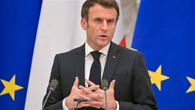 ماكرون يعلق على لقائه مع زيلينسكي في باريس بعبارة واحدة