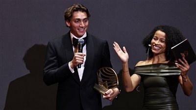 محطم الأرقام القياسية 