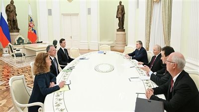 بوتين وويتكوف يجريان محادثات في الكرملين منذ أكثر من ثلاث ساعات