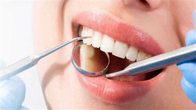 كيف يتسبب السكر بتسوس الأسنان في دقائق؟