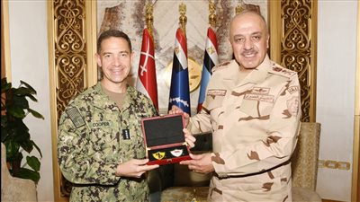الفريق أحمد خليفة رئيس أركان حرب القوات المسلحة يلتقى قائد القيادة المركزية الأمريكية