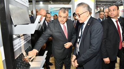 للإطلاع على تكنولوجيات التصنيع العالمية المتوفرة بها.. وزير الدولة للإنتاج الحربي يزور أجنحة عدد من الشركات المشاركة بمعرض 