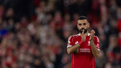 نجم ليفربول السابق يعلن تضامنه مع صلاح ويرد على منتقديه