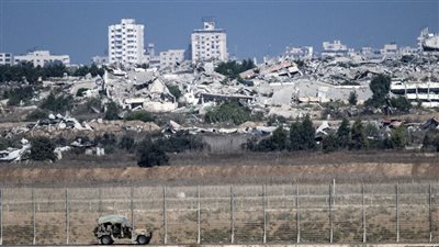 مستوطنون إسرائيليون يعبرون إلى غزة والجيش يصدر بيانا مقتضبا