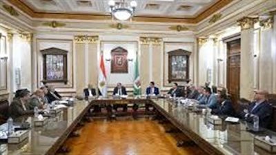 جامعة القاهرة توافق على بيع الوحدات التجارية.. وتكليف بتحديد سعر الوحدات غير المباعة لتوفير السيولة لمشروع الإسكان