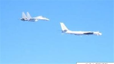 بعد المناورات الصينية الروسية.. استعراض قوة أمريكي-ياباني بقاذفات بعيدة المدى فوق بحر اليابان