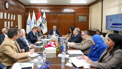 القابضة للأدوية: إعادة إنتاج 34 مستحضرًا بعد توقفهم