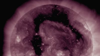 تحذيرات من عواصف مغناطيسية قد تضرب الأرض منتصف الشهر الجاري