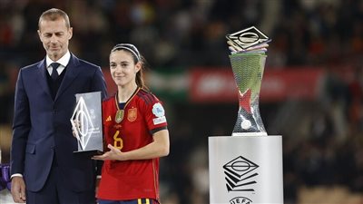 للعام الثالث على التوالي.. النجمة أيتانا بونماتي تحصد جائزة The Best من FIFA لأفضل لاعبة