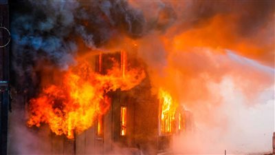 رجل مبتور الساقين يحترق داخل منزله 