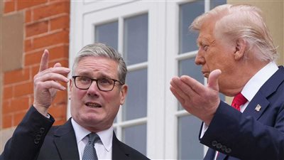 ستارمر يشن هجوماً نارياً على ترامب بسبب تعامله 