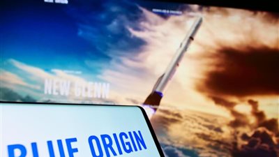 Blue Origin تضم أول راكبة تستخدم كرسيا متحركا في رحلة سياحية للفضاء
