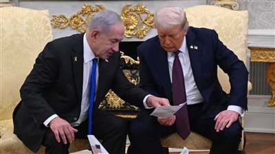 إعلام عبري: إسرائيل تعد ملفاً استخبارياً لإقناع ترامب بتوجيه ضربة لإيران