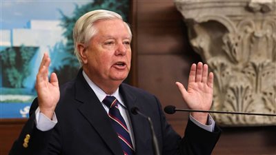 ليندسي غراهام يرهن دخول قوة دولية إلى غزة بنزع سلاح حماس