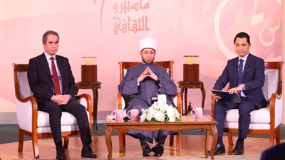 ردود فعل واسعة حول إعلان إذاعة القرآن الكريم بدء جمع مسند الإمام الليث