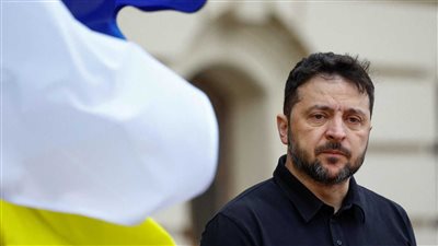 القرار بيد ترامب.. زيلينسكي يتجه إلى فلوريدا لحسم 