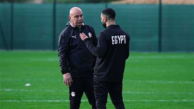 رد رسمي من منتخب مصر حول اعتراض محمد صلاح على قرار حسام حسن