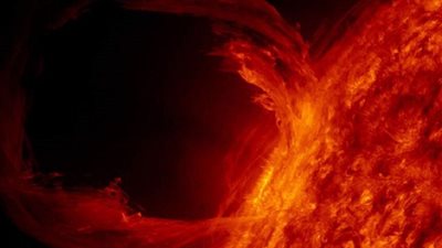 سحابة بلازما شمسية تصل إلى الأرض ليلة رأس السنة.. ما القصة؟