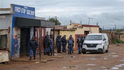 جنوب إفريقيا.. اعتقال متهم بإطلاق نار أسفر عن 12 قتيلا