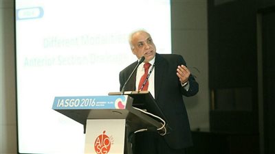 اختيار الجراح المصري محمد عبد الوهاب رجل العام في الشرق الأوسط