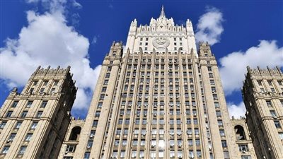 الخارجية الروسية تطالب الولايات المتحدة بالإفراج عن الرئيس الفنزويلي وزوجته