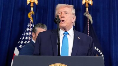 ترامب يهدد الرئيس الكولومبي: لديه مصانع كوكايين وعليه توخي الحذر