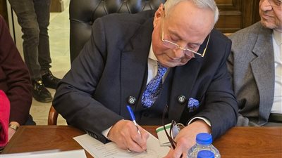 بهاء أبو شقة يقدم أوراق ترشحه على رئاسة حزب الوفد