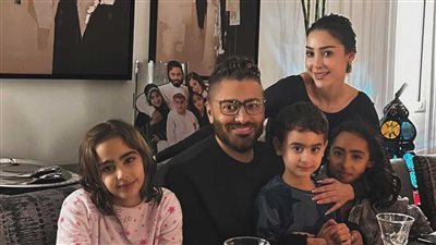 صور مشتركة وتواصل مستمر.. هل عاد تامر حسني إلى بسمة بوسيل؟