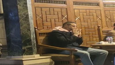 «شعبة المصورين الصحفيين» تدين تصرف أحد منتسبيها مع الفنان أحمد الفيشاوي خلال عزاء والدته