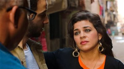 الفنانة منى هلا تتهم سائق سيارة ملاكي بالتعدي عليها بحدائق أكتوبر