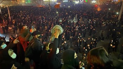 طهران: 8 قتلى من رجال الأمن واعتقال 100 مسلح 