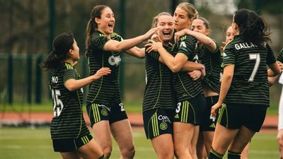 لاعبة سيلتيك تسجل هدفا استثنائيا من ركلة البداية 