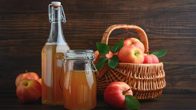 خل التفاح بين الفوائد والتحذيرات.. ملعقة طعام واحدة تكفي