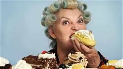 كيف يمكن لكبار السن خفض الأطعمة فائقة المعالجة دون حرمان؟