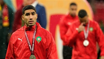 حكيمي يكسر صمته ويخاطب الجمهور المغربي بقلب جريح