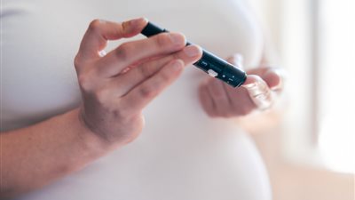 «خلي بالك».. المواد الكيميائية الأبدية تزيد احتمالية الإصابة بسكري الحمل!